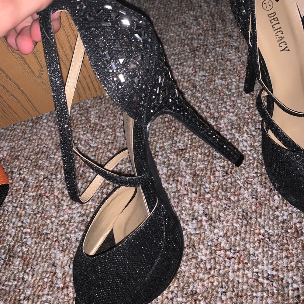 Open toe heels! - Picture 2 of 3